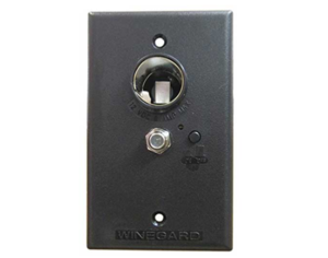 Winegard Antenna Wall Plate Power Supply with 12V Receptacle, Black  • RV-7032